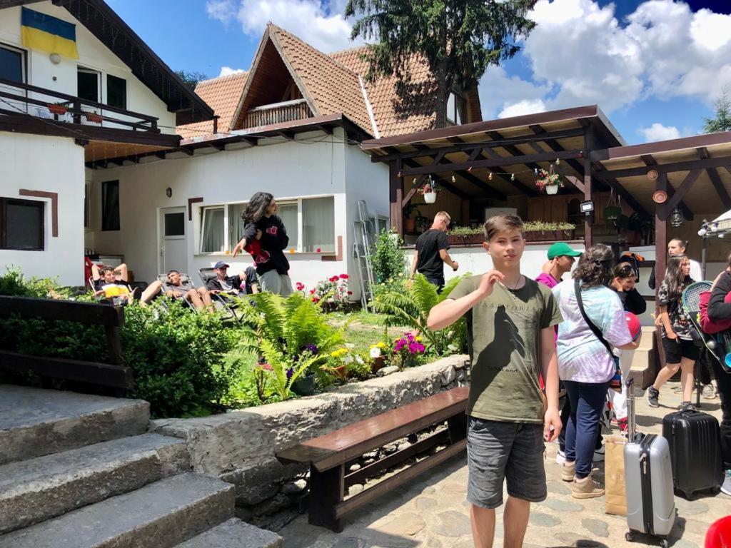 Podul De Brazi - Fir Bridge Villa คือร์ตีโชอารา ภายนอก รูปภาพ